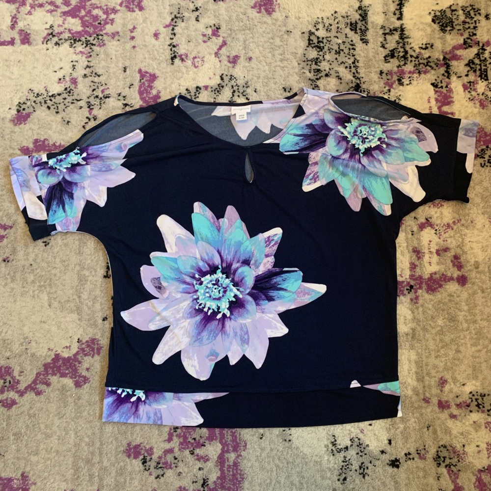 Jaclyn Smith XL floral top!